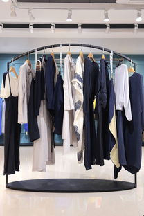 淺析辦公服裝在服飾批發(fā)領(lǐng)域的市場策略與發(fā)展前景